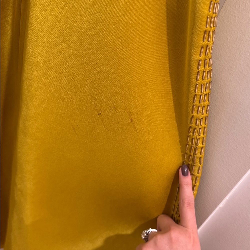 Elegant Yellow Sleeveless Dress - Picture 5 of 5